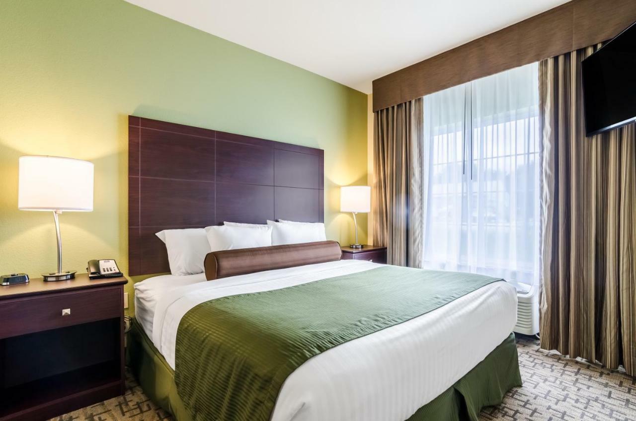Cobblestone Hotel & Suites - Маккук Екстериор снимка